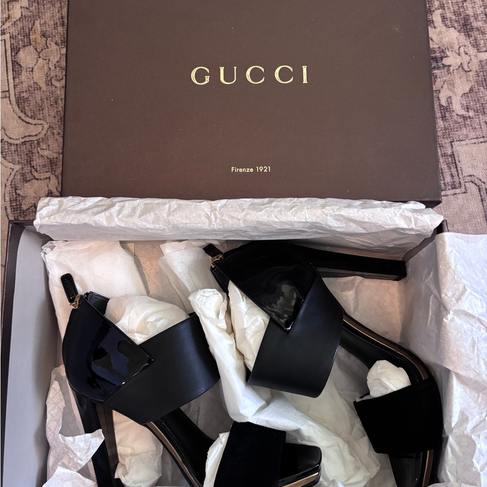 Gucci Women's Black Patent Leather Heels